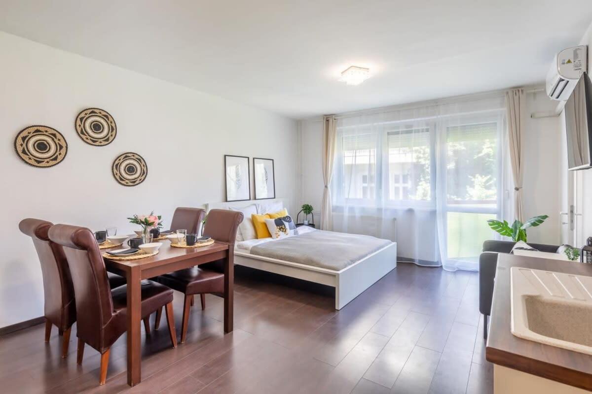 Sunny Balcony - Cute And Cozy Διαμέρισμα Βουδαπέστη Εξωτερικό φωτογραφία