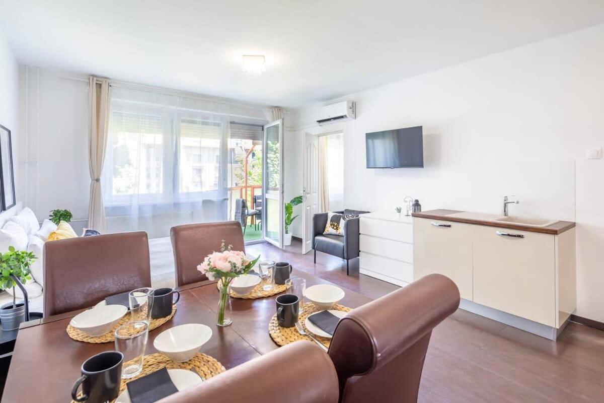 Sunny Balcony - Cute And Cozy Διαμέρισμα Βουδαπέστη Εξωτερικό φωτογραφία