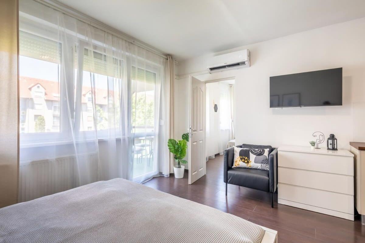 Sunny Balcony - Cute And Cozy Διαμέρισμα Βουδαπέστη Εξωτερικό φωτογραφία